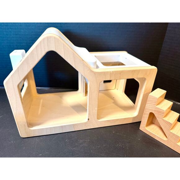 Lovevery Montessori Modular Play House garage, stairs & emotion dolls Observer - Picture 8 of 8